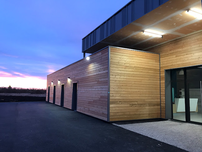 VETHIPPO'DOME URGENCES VÉTÉRINAIRES ANIMAUX DE COMPAGNIE ET CHEVAUX 24/24 7/7 SUR APPEL PRÉALABLE - Clermont-Ferrand
