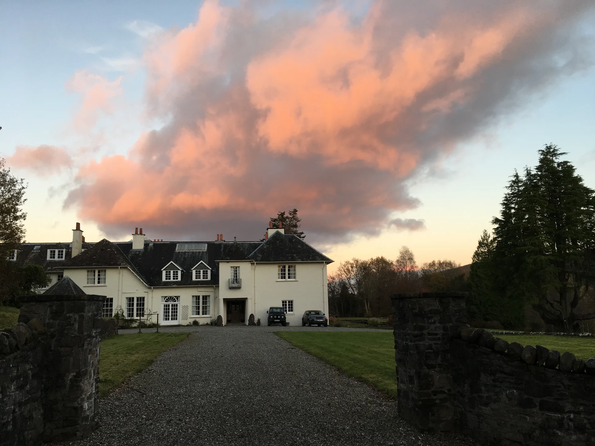 Invertrossachs Country House