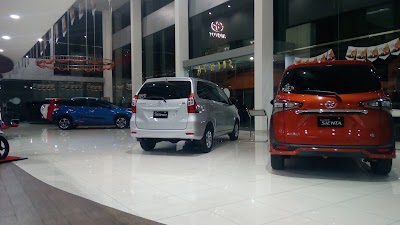 Photos of TOYOTA SIDOARJO : ALI ALATAS 08123441156
