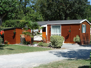 Photo n°4 de Camping L'Orée des Bois à Royan (Terrain pour camping-cars)