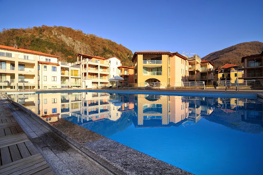 Golfo Gabella Lake Apartments