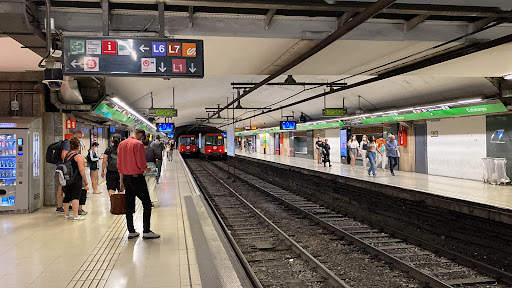 Parada Catalunya Línia 3 de Metro