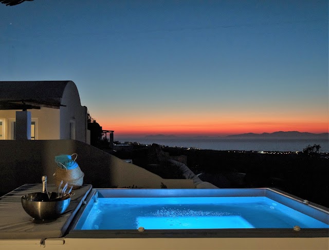 GTK Santorini Sunset Villa