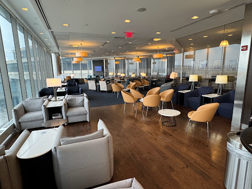 United Polaris Lounge