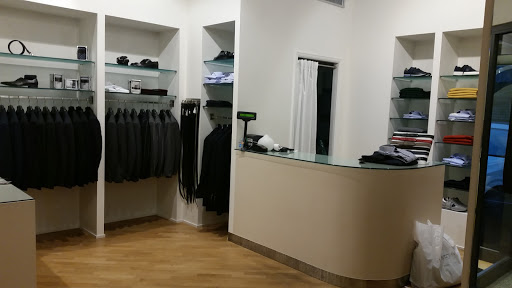 Ivan Abbigliamento Di Busi Ivan Gallery - Italy