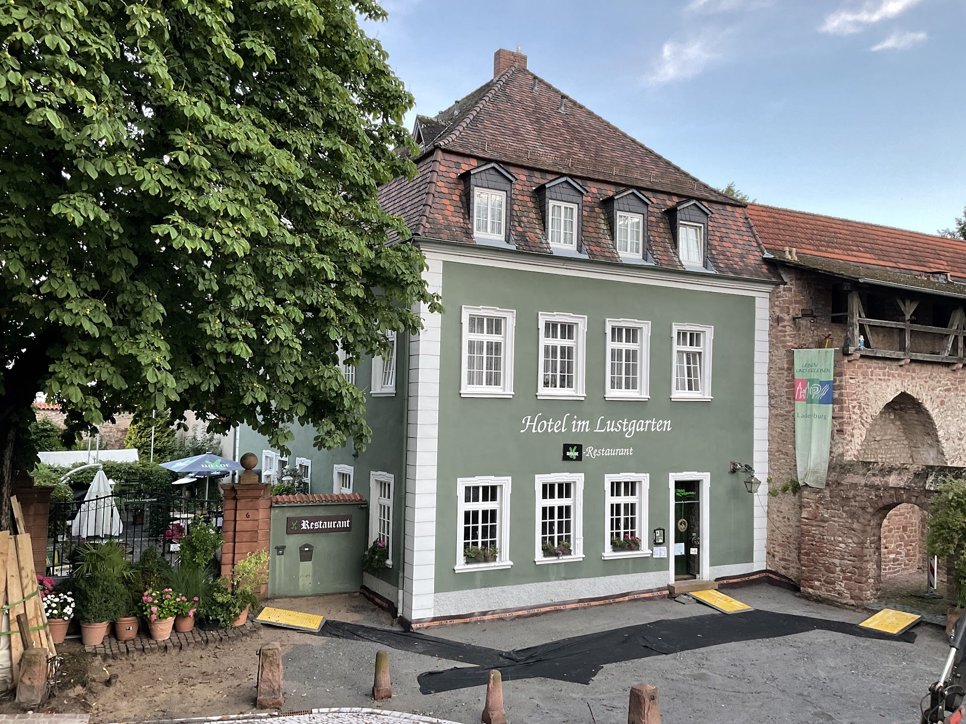 Hotel im Lustgarten 68526 Ladenburg - Housity