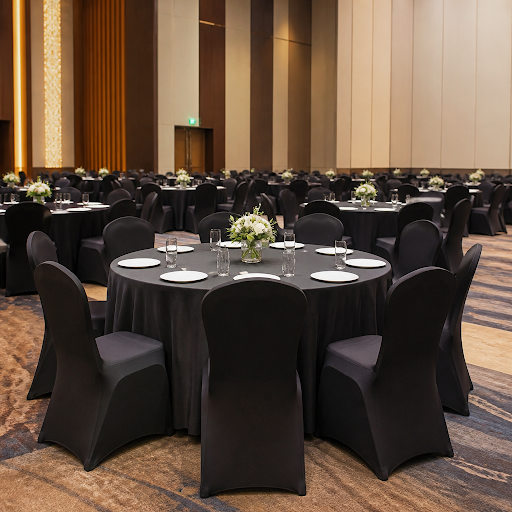 Flexible banquet seating can transform any event venue, from wedding halls to corporate spaces. A… post image