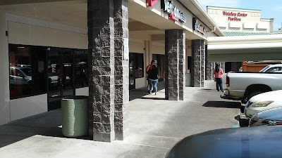 Waiakea Center FoodCourt & Retail Outlet