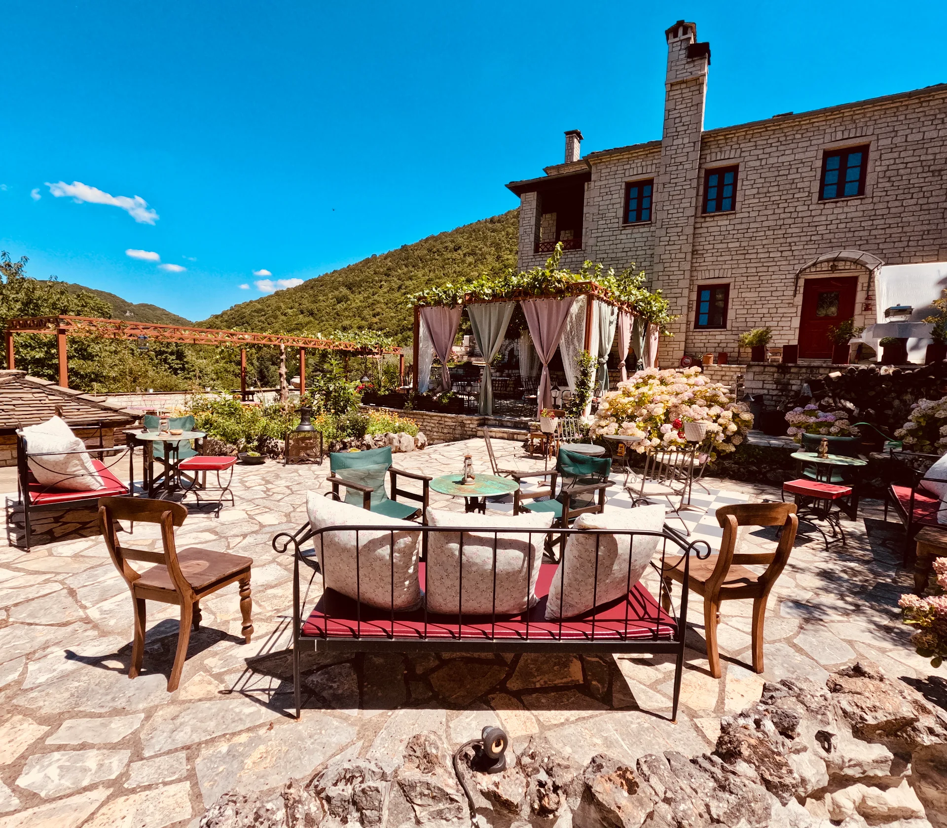 Meliteion Traditional Hotel