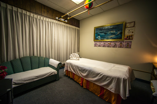 Lily Foot Massage - Thumbnail