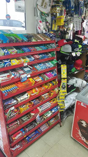 Top Hat Mini Mart - Visual
