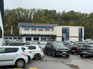 Photo n°8 de Parking Genevois à Saint-Julien-en-Genevois (Service de transport)