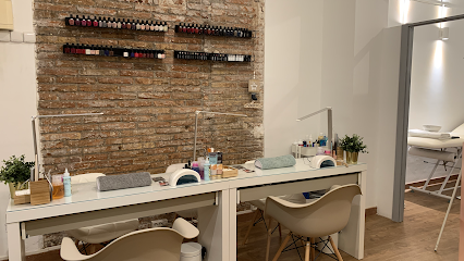 LuxyNails & Beauty Bar Bisbe Sivilla