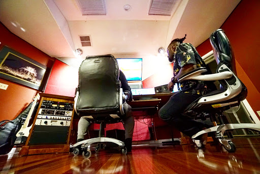 Undercaste Studios - Visual