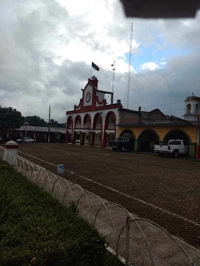 Photos of "Hidalgo" "Ixhuatlan Del Caf&eacute;" Park
