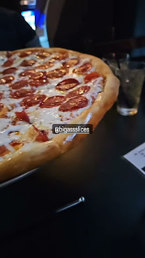 Big Ass Slices Bar & Grill by null