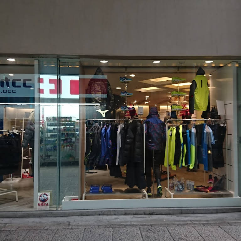 ミズノショップ難波 ミズノ直営の旗艦店 大阪市中央区 スポーツウエア スポーツシューズ