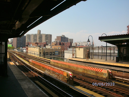 Flushing Av