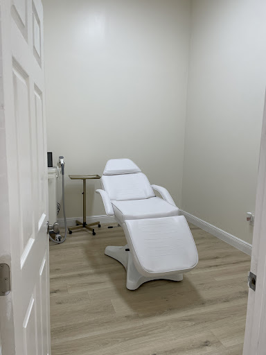 Skin Studio by Danielle Duran - Thumbnail