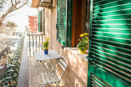 Residence Flatinrome Fiera- 4 Appartamenti Via Lorenzo Allievi, 8, 00148 Roma RM, Italia