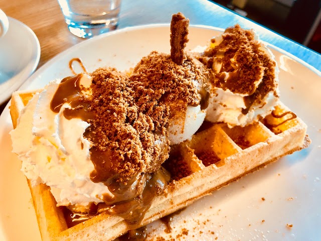 Nero Belgian Waffle Bar