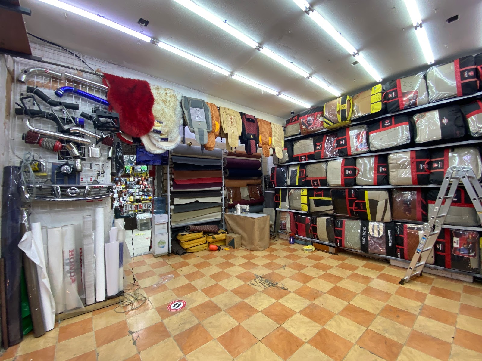 الفرسان لزينه وتنجيد السيارات رفحاء - صورة 2