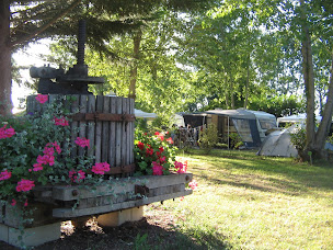 Photo n°5 de Camping Couleurs du Monde à Faverolles-sur-Cher (Piscine extérieure)