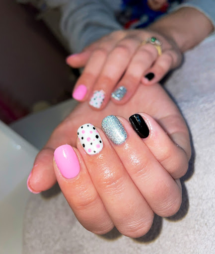 Beauty by Lauren Turner - Thumbnail