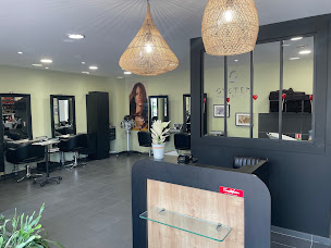 Photo n°7 de Formes et Couleurs à Tigery (Salon de coiffure)