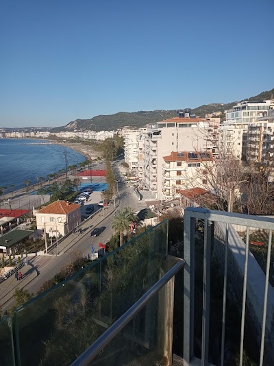 Uji i Ftohte and Plazhi i Vjeter Bus Stop