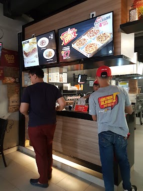 Pizza Hut Delivery - PHD Indonesia, Author: Arinah Fransori