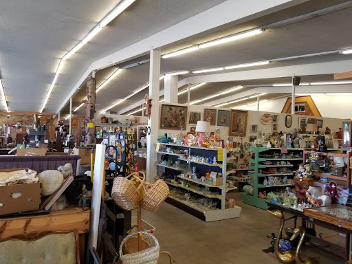 Winstons Now N Then Antiques Mall - Thumbnail