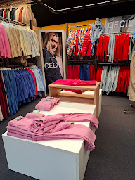 Photo n°10 de Nagel Josette à Puttelange-aux-Lacs (Magasin de vêtements pour hommes)