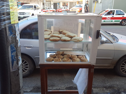 Café y Bisquet's "EL CUATE"