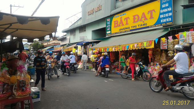 Nhà Lồng Chợ Mới