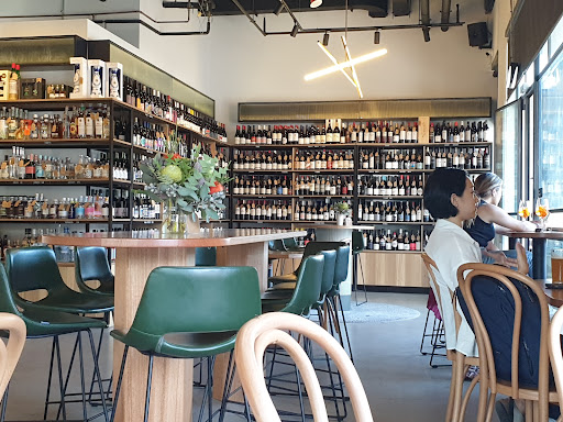Rocket Wine - Visual