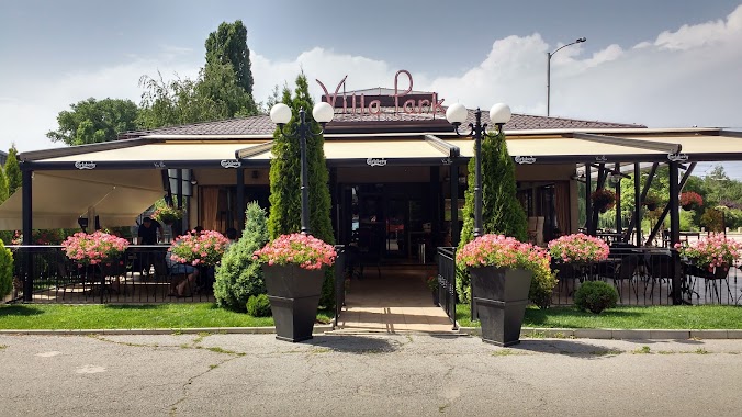 Villa Park Balkan Grill（公园餐厅）, Author: Dougz Zefoudrz