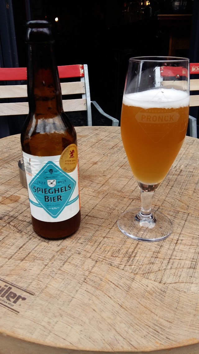 Jazz- en wijncafé De Twee Spieghels