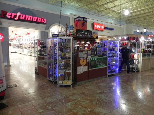 JR CIGARS SHOP
