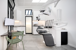 Photo n°1 de Dr Morgan Chicheportiche - Chirurgien Dentiste | Paris 6 à Paris (Dentiste cosmétique)