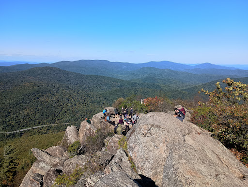 Marys Rock Summit Trailhead parking - Thumbnail