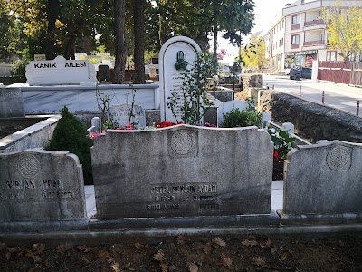 Cekmekoy Old Cemetery