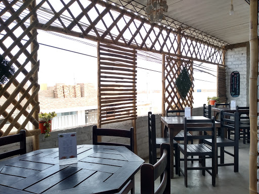 La Perla - Cevichería & Grill