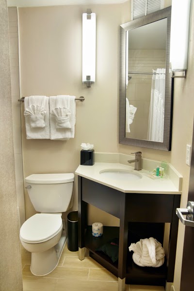 Photos of Holiday Inn Charlotte Airport & Conference Center