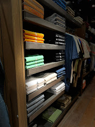 Photo n°6 de Jeans Center Cap Costières Nimes à Nîmes (Magasin de vêtements pour jeunes)