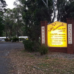 Pinnacle Holiday Lodge by null