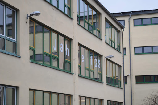State comprehensive school - Visual