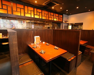 鶏卸直営 朝びき専門 八金 寝屋川店