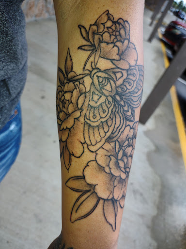 Tips Body Piercing & Tattoo Studio