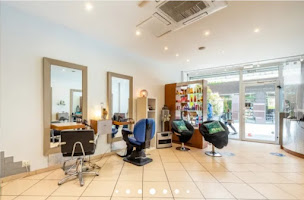 Photo n°32 de La Couleur du Temps à Pamiers (Salon de manucure)